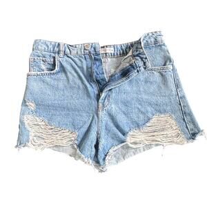 Zara Women's Destroyed Denim Short Cut Off Frayed Hem Hi-Rise Light Wash Size 8
